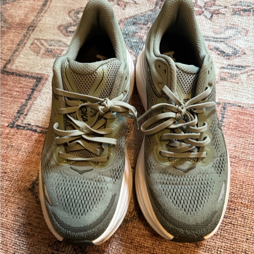 Men’s Hoka Bondi in Green size 9.5